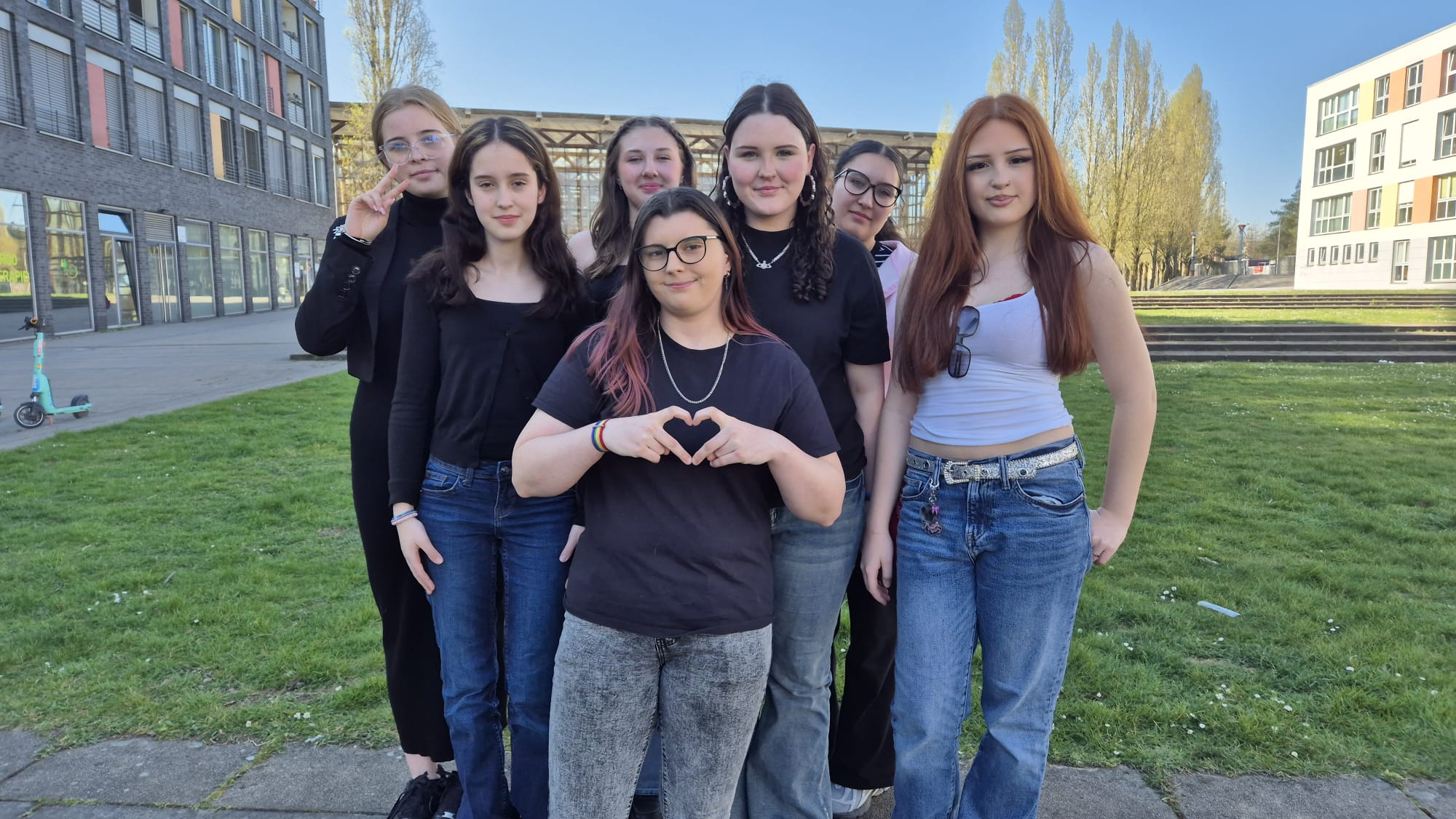 Bandfoto der Sunrise-Girls bei einem Auftritt